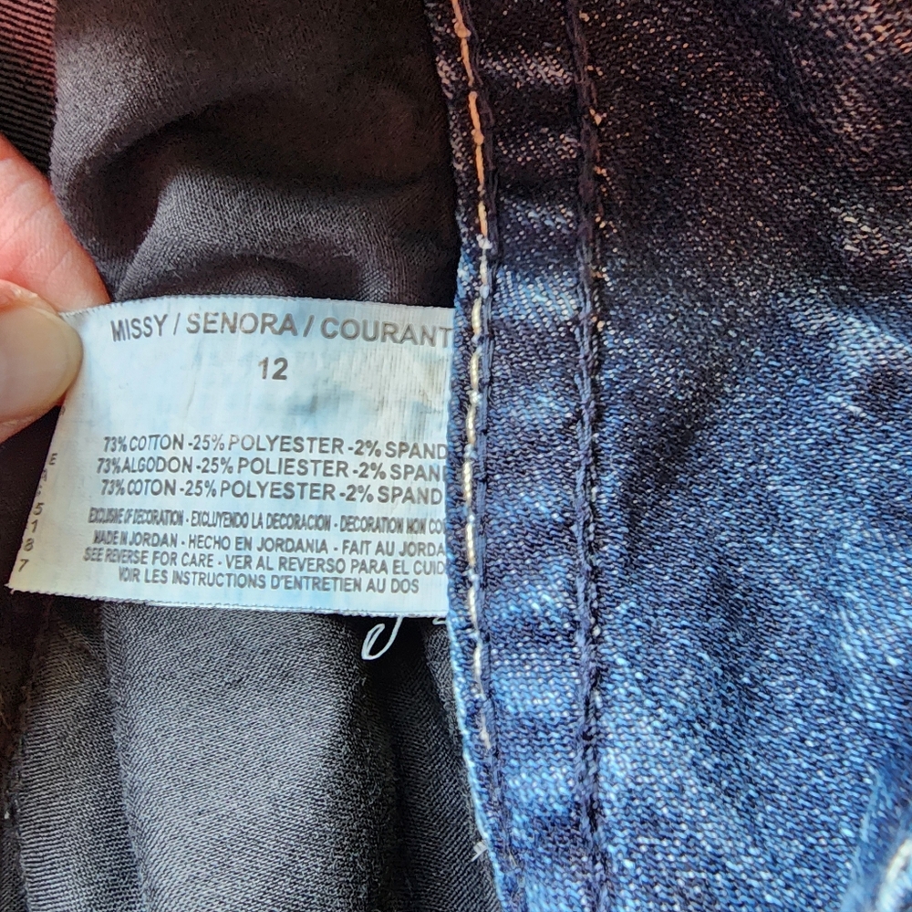 EUC Nine West "Date Night Fit" Capri Jeans - Picture 5 of 6